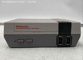 Lot Of Nintendo NES Gray Video Game Home Console With Adapter & Controller