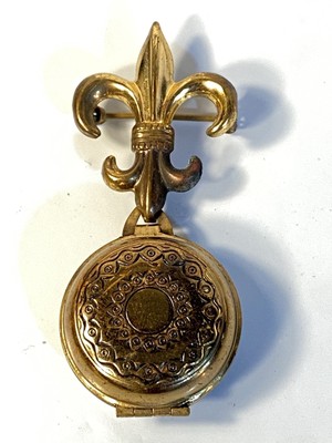CORO Pegasus Fleur De Lis Locket Brooch W/ Photos Gold Tone Vintage 1950 s