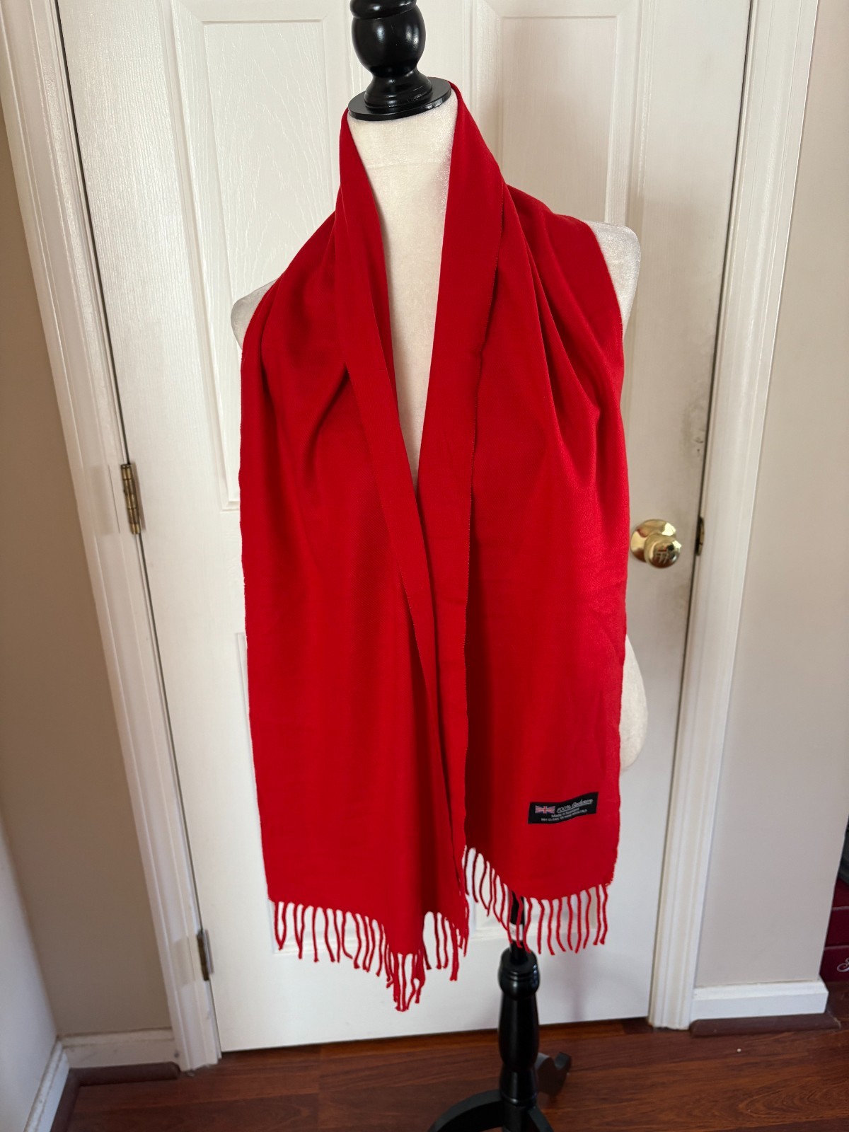 100% Cashmere Unisex Winter Scarf Made in Scotland -RED -NEW -READ BELOW