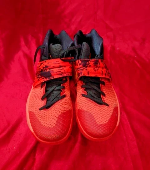 Nike Kyrie 2 Inferno Size 9.5 Black/Red Good condition No Box - 2015 Nike kyrie 2 inferno - Gem main image 4