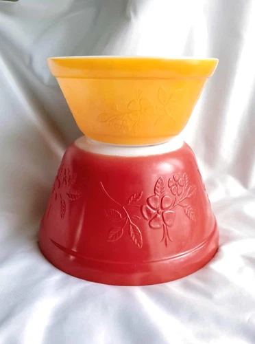 Vintage Federal Glass Apple Blossom Embossed Nesting Mixing Bowls milk glass