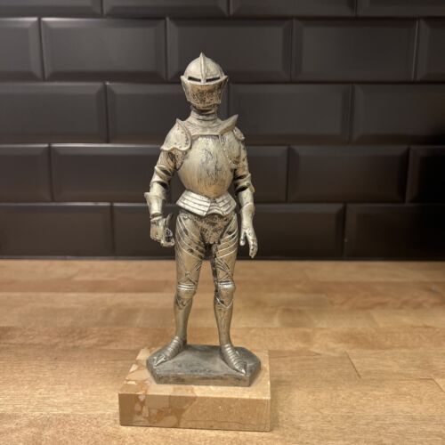 Vintage Medieval Knight On Marble Figure Polymer Resin 8.5" Depose Italy 90 - Photo 1/7