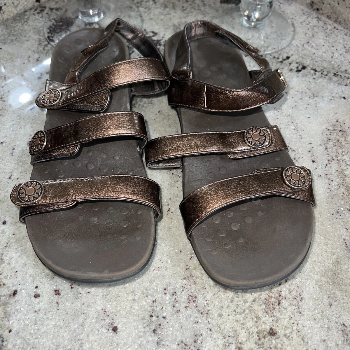 Vionic 9 womens Sandals bronze brown patent Strappy sandals eBay