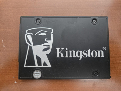Kingston KC600 256GB 2.5 in SATA III Internal SSD (SKC600/256G)