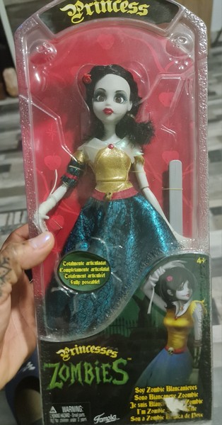 Princess Zombie De Famosa Blancanieves Snow White Zombie Collection New NRFB