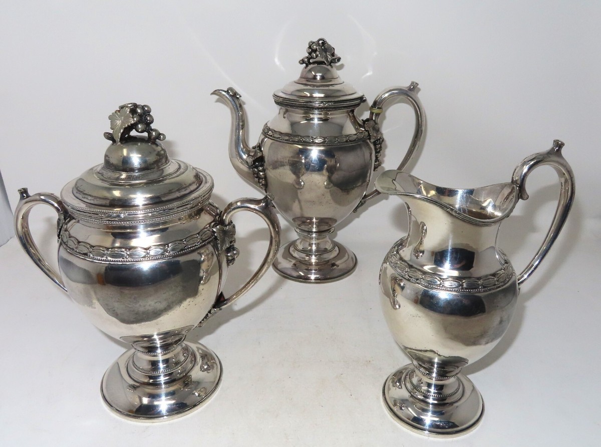 Beautiful Grape & Leaf Reed & Barton Silver Plated 3 piece Tea Set