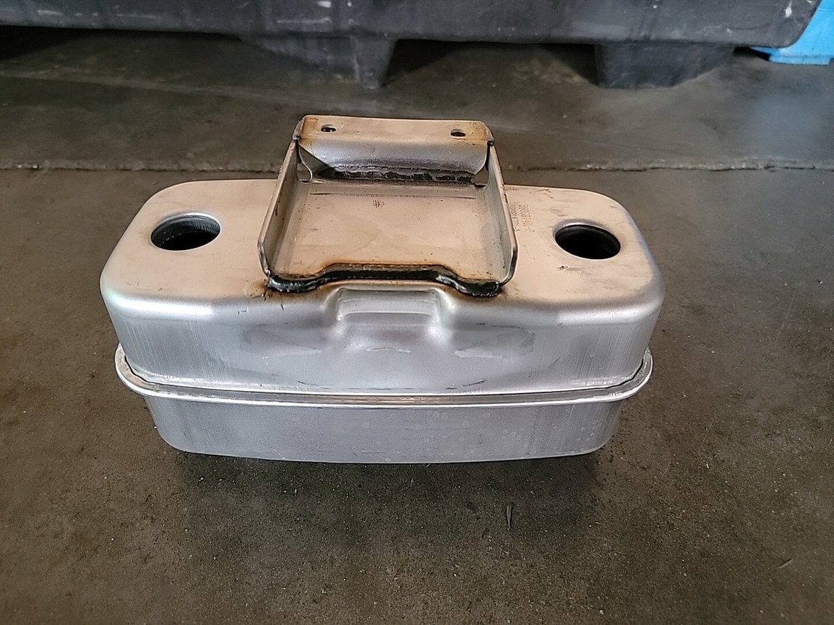 Genuine 589818701, 589818702 Husqvarna Mower Twin Port Muffler OEM