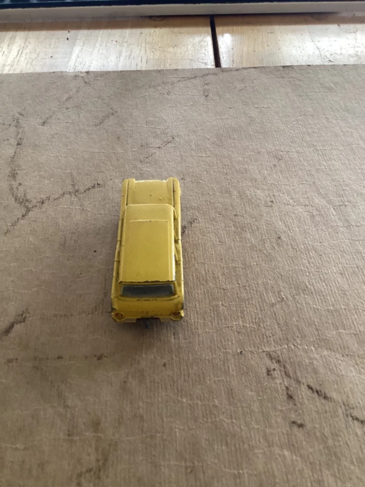 Rare Lesney Matchbox American Ford Station Wagon.Red Base 4 light version. - Image 4 of 4