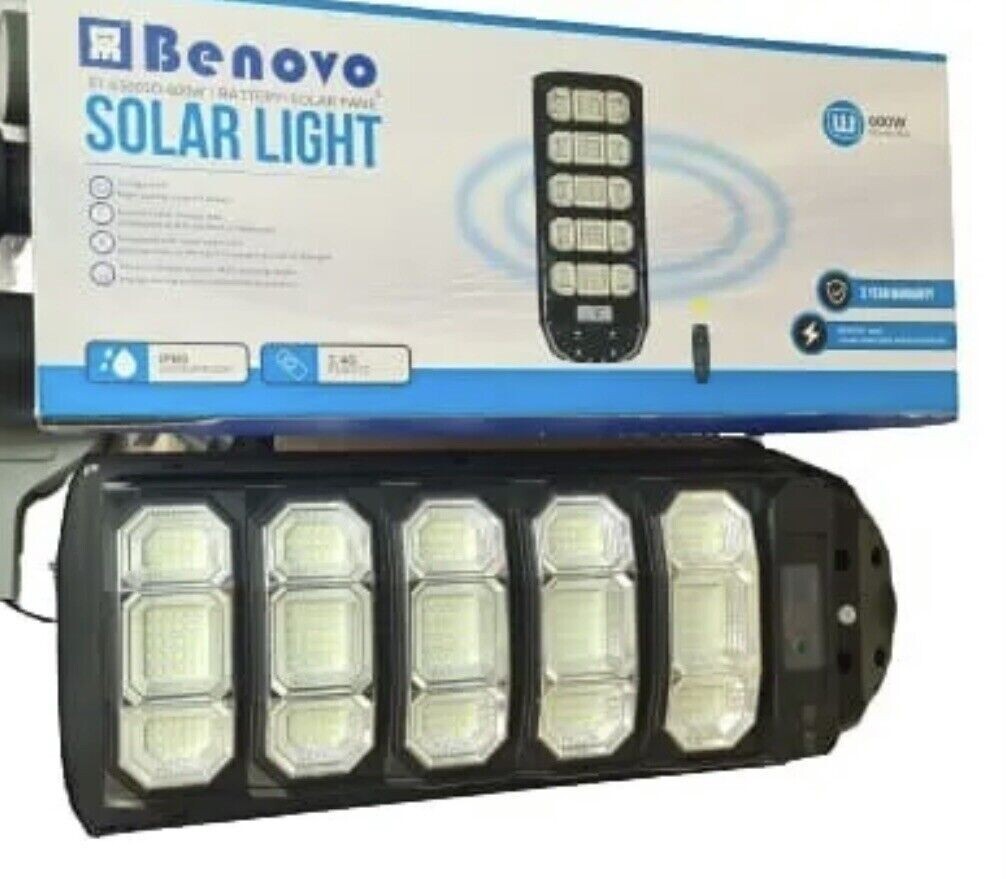 Lampione Solare 600W Stradale IP66 con Telecomando e Crepuscolare