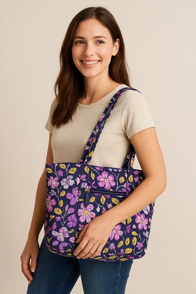 Bolso de Mano Vera Bradley Acolchado Estampado Retirado - Ruiseñor LAURA Usado  Foto 2 de 4