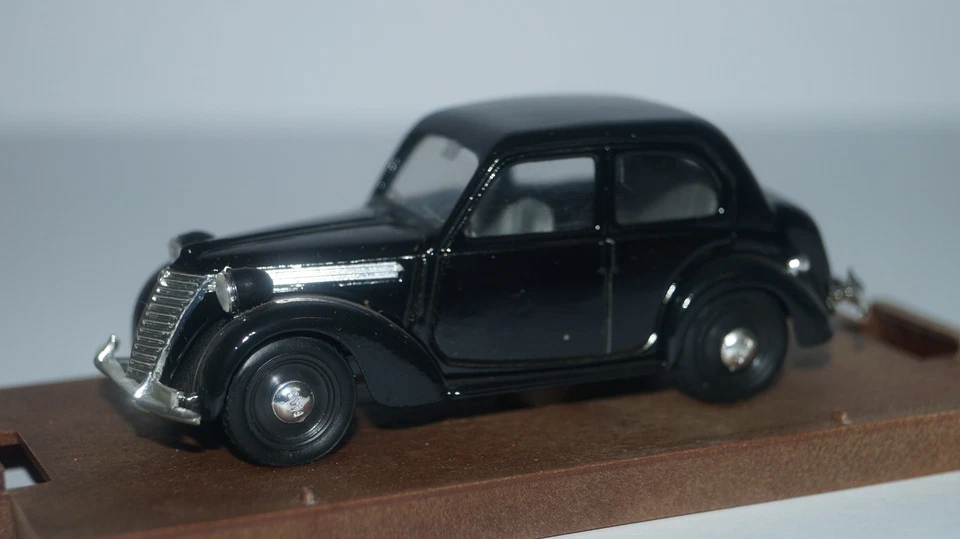 Coche Diecast 1:43 Negro 1100e Berlina R65 por BRUMM Hecho en Italia - NUEVO EN ESTUCHE Foto 2 de 4