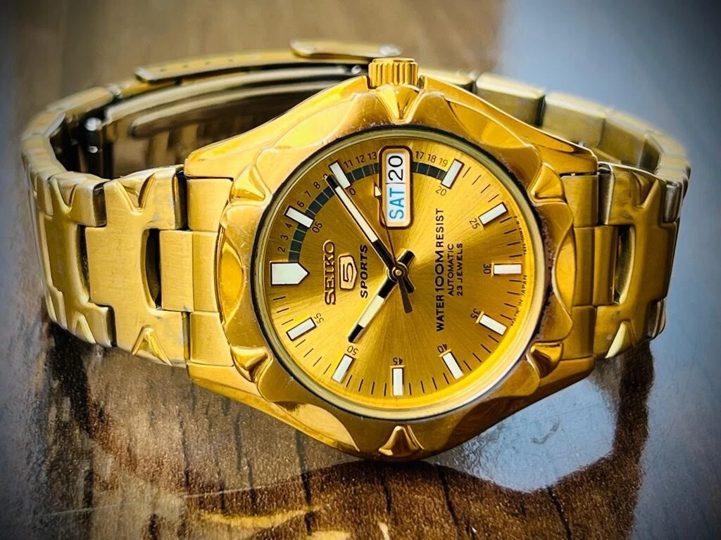 Vintage Seiko 5 Sports 100m 23 Jewels 7S36 00M0 Gents Watch Japan made 38mm UFO