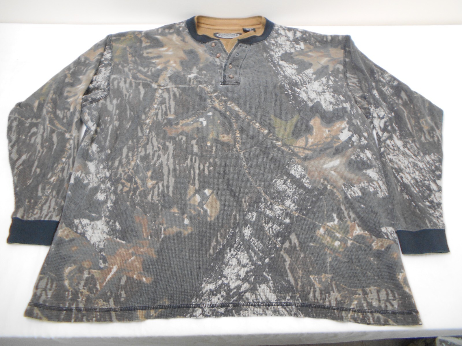 Vintage Y2K Waffle Knit Henley Button Shirt in Hardwood Camo Size Large Hunting Style
