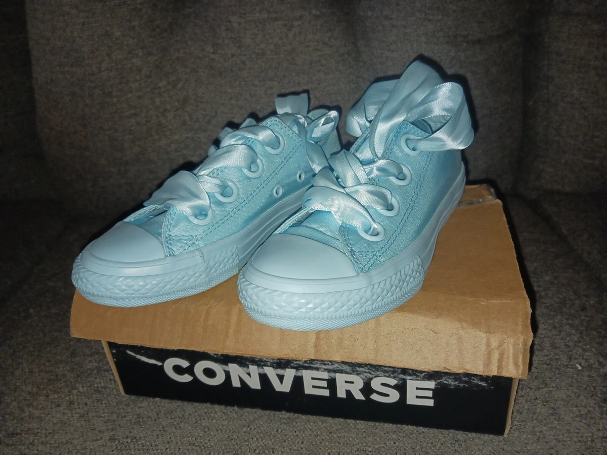 Blue converse with ribbon cheap
