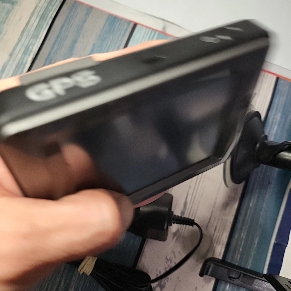 Invion GPS-3V406-IUS, 3.5" Touchscreen Automotive Portable GPS Navigator W/XTRAS - Image 4 of 4