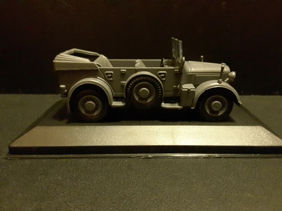 Horch 901 1937 Limited Edition German Diecast Vehicle in scale 1/43 - Image 4 of 4