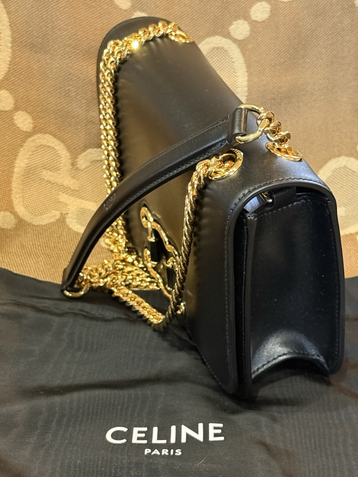 CELINE TRIOMPHE FRAME BLACK LEATHER SHOULDER BAG MEDIUM £2999 # B1 image 3