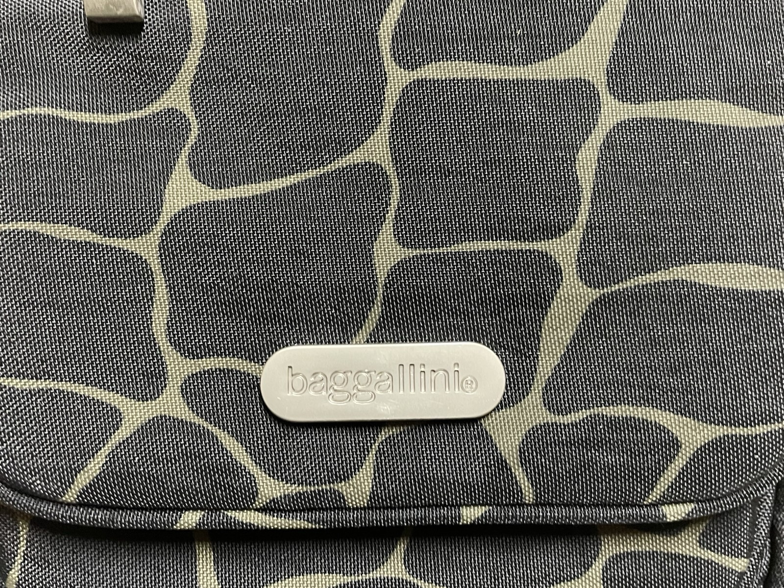 Baggallini Multi Function Crossbody Bag Organizer… - image 11