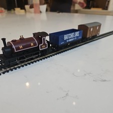 Hornby Freightmaster R1223 carriages and train.