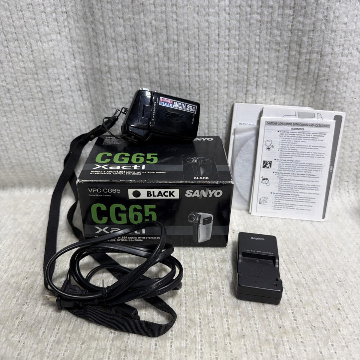 Sanyo Digital Handheld Camcorder Xacti VPC-CG65 Movie Video Camera