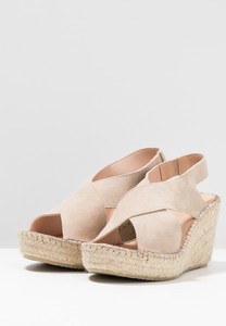 carvela comfort heels