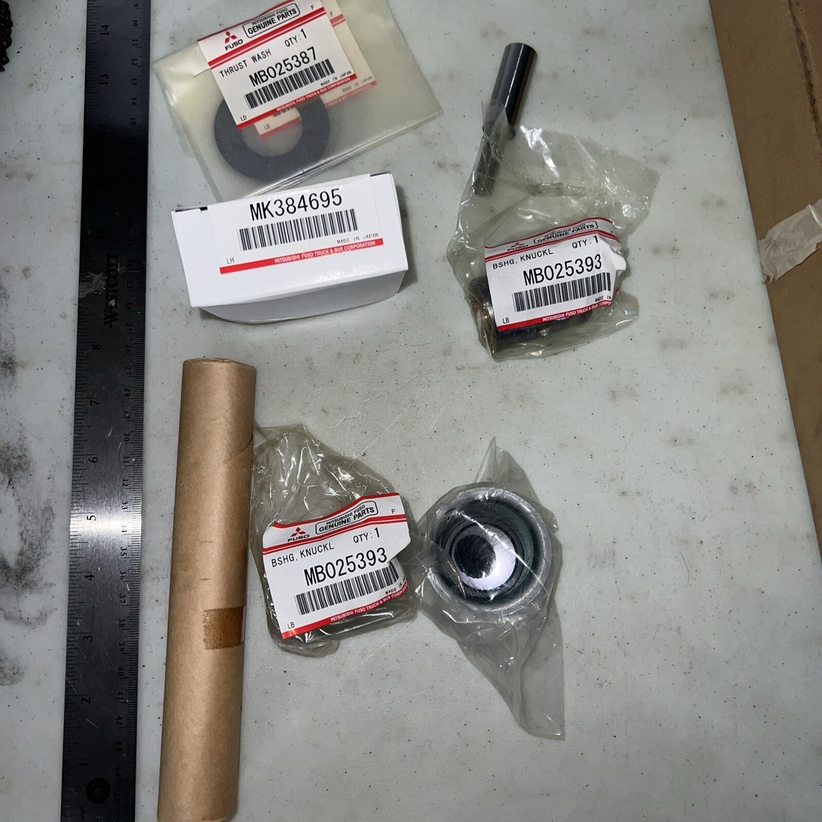 Mitsubishi Fuso MK703748 Kingpin kit as pictured DEALER
