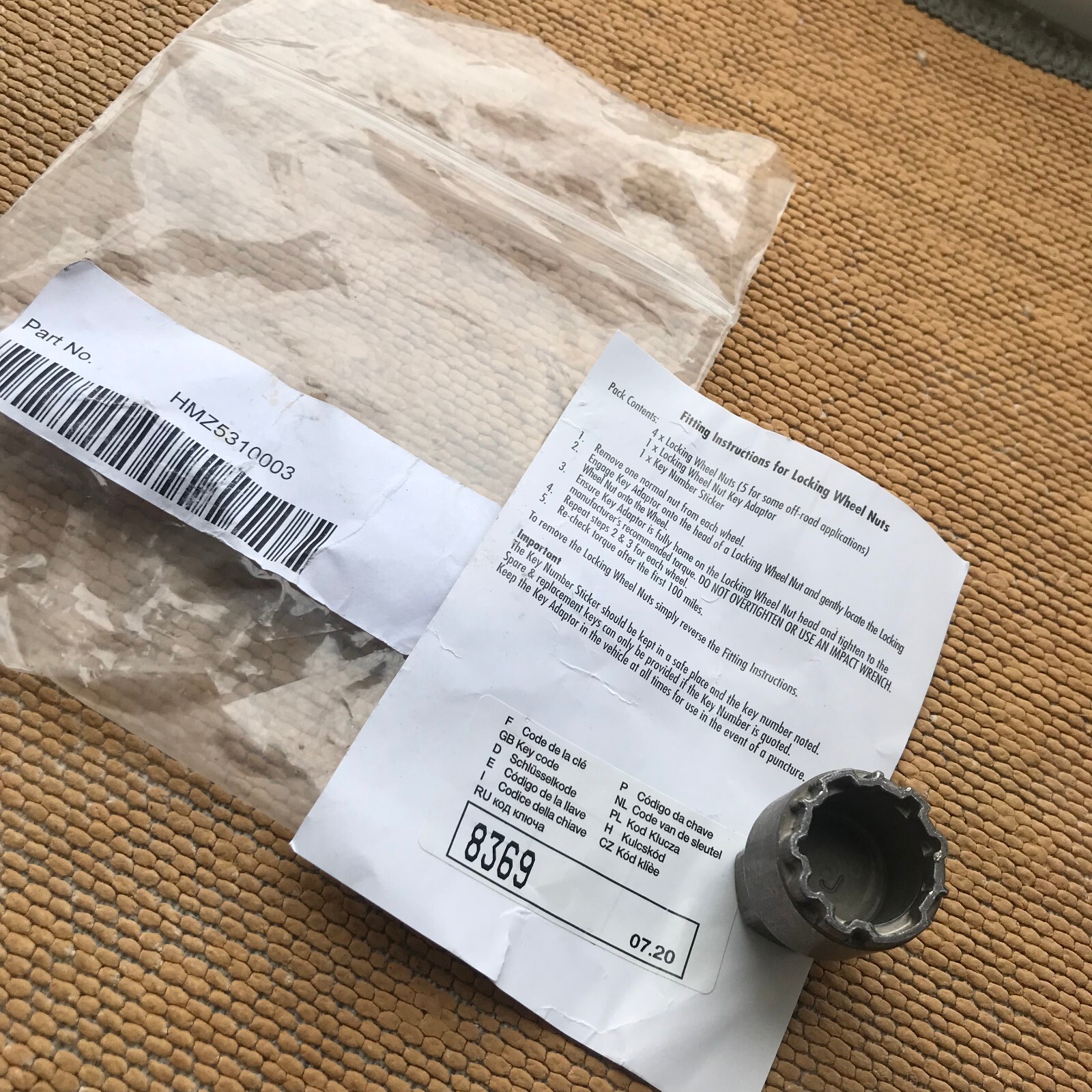 HYUNDAI LOCKING WHEEL NUT KEY ONLY HMZ5310003 CODE 8369 GENUINE PART