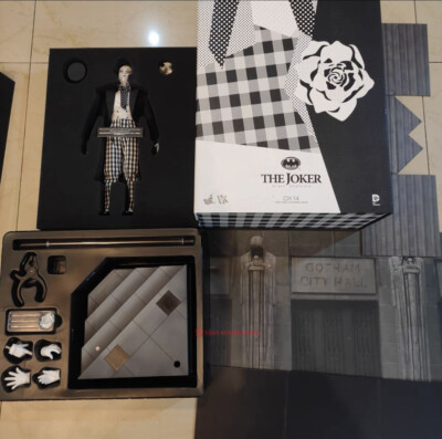Hot Toys DX14 Batman 1/6 scale The Joker Mime Version Collectible