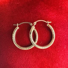 Solid 10K Yellow Gold Leaf Patterned .75" Hoop Earrings