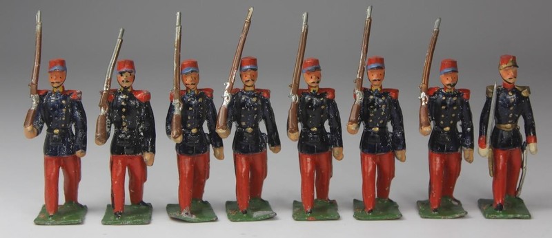 Heyde 48mm WWI French Infantry in Field Packs Marching with Officer