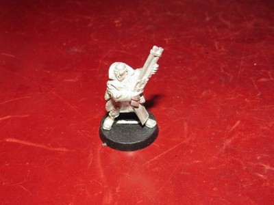 Warhammer 40k: Necromunda: metal Delaque with Shotgun b