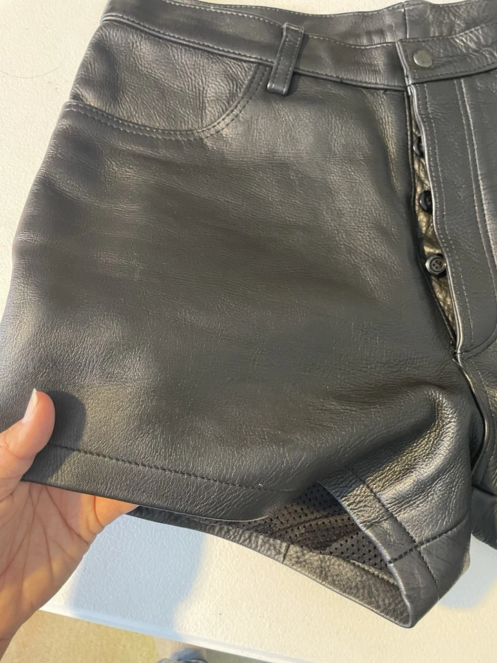 Genuine Leather Shorts Men Women Size 34 Vintage - Image 4 of 4