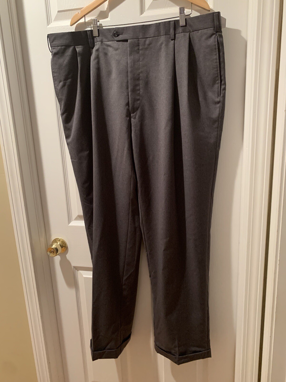 Jos A Bank Executive Gray Grey Dress Pants 44 x 33 Pleated Cuffed Hem NWT