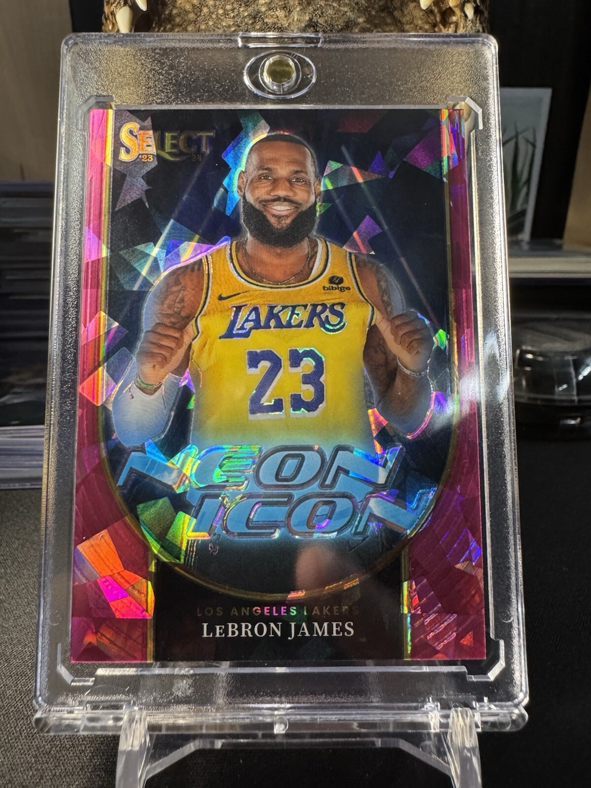 2023 Select LeBron James Pink Cracked Ice Prizm Neon Icon 05/99. LA Lakers 🧊