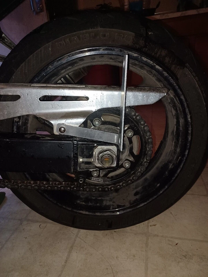 Suporte de realocação de placa de licença lateral plana para Suzuki Bandit todos os anos - Imagem 3 de 4