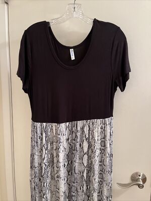 Dearcase Short Sleeve Pocketed Snakeskin Maxi Dress Size Large | eBay