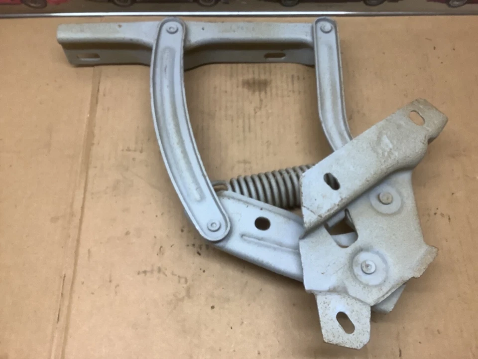 Ford Mustang Mercury Cougar 1971-1973 lado izquierdo del conductor capó bisagra DTE 1 28 2 Foto 2 de 4