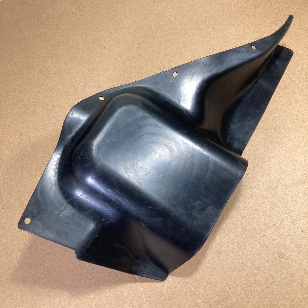 Fayページ Front Fender Apron To Frame Seal RH Toyota Land Cruiser FJ80 HDJ80