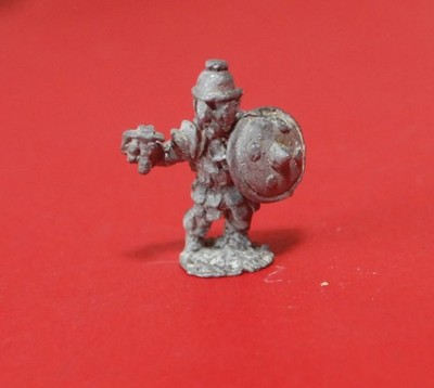 Warhammer - Pre Slotta - Fiend Factory - FF26, Red Orc C13 Goblin - 1982