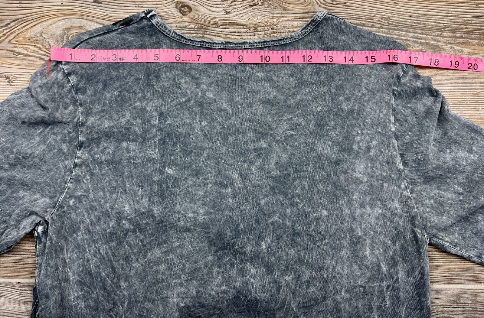 Jess & Jane Tunic Top Womens Medium Abstract Artistic Boho Artsy Gray 3/4 Sleeve