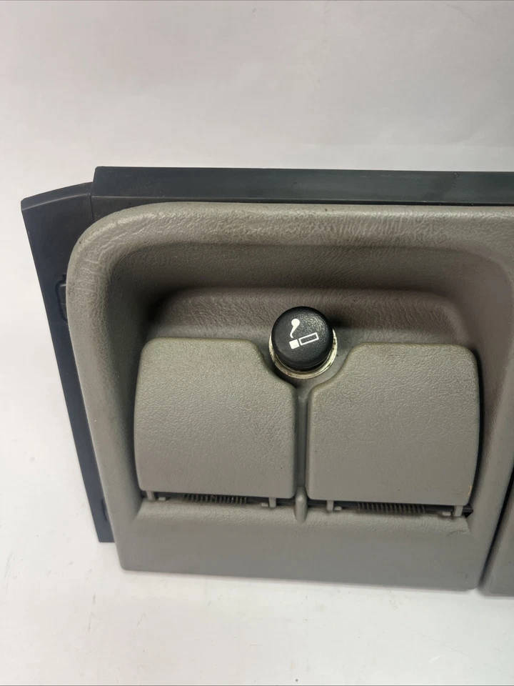 1995-1999 Chevy GMC грузовик внедорожник прикуривателя и пепельницы в сборе OEM серый - Изображение 2 из 4