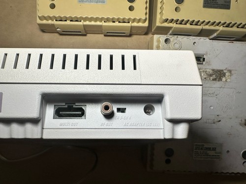 (6) Super Nintendo SNES and (2) N64 Consoles FOR PARTS AS IS - Picture 8 of 10