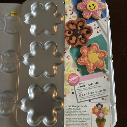 Vtg Wilton "Blossom, Christmas Tree, Snowman Cookie Lollipop Molds - Picture 2 of 4