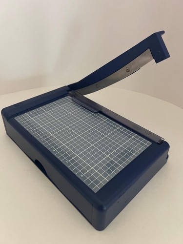 CREATIVE MEMORIES SCRAPBOOKING PERSONAL PAPER CUTTER MINI W/ SELF HEALING MAT