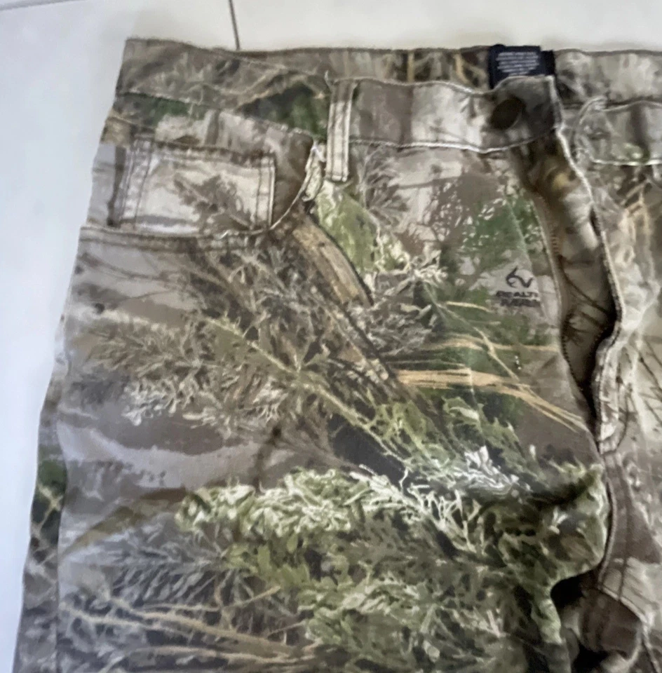 Realtree MAX-1 XT® Men’s 5-Pocket Camo Pant in Tree Brush Mens 38X30 EUC - Image 3 of 4