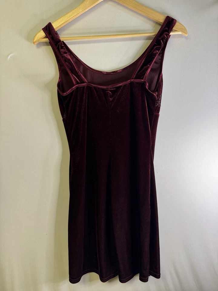 Vestido Babydoll Vintage Y2K Terciopelo Rojo Vino Brillo Floral S Cintura Imperio  Foto 3 de 4