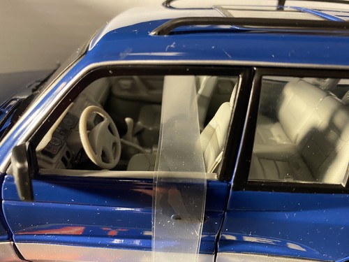 Sunstar Mitsubishi Pajero - Blue - 1/18 Diecast - Picture 5 of 5