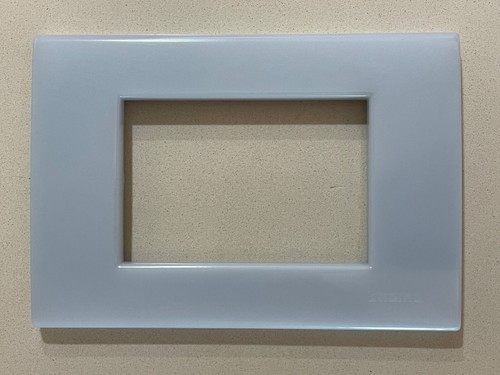 BTICINO LIGHT PLACCA QUADRA 3 MODULI BLU OPALINO N4803 BP PLACCA BLU AZZURRO - Foto 2 di 21