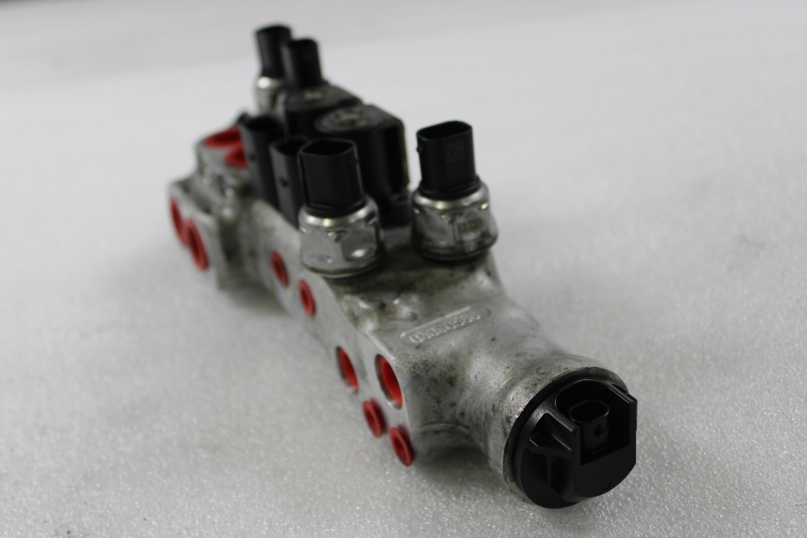 McLaren 720S, Suspension Valve Block, Used, P/N 14B0276CP