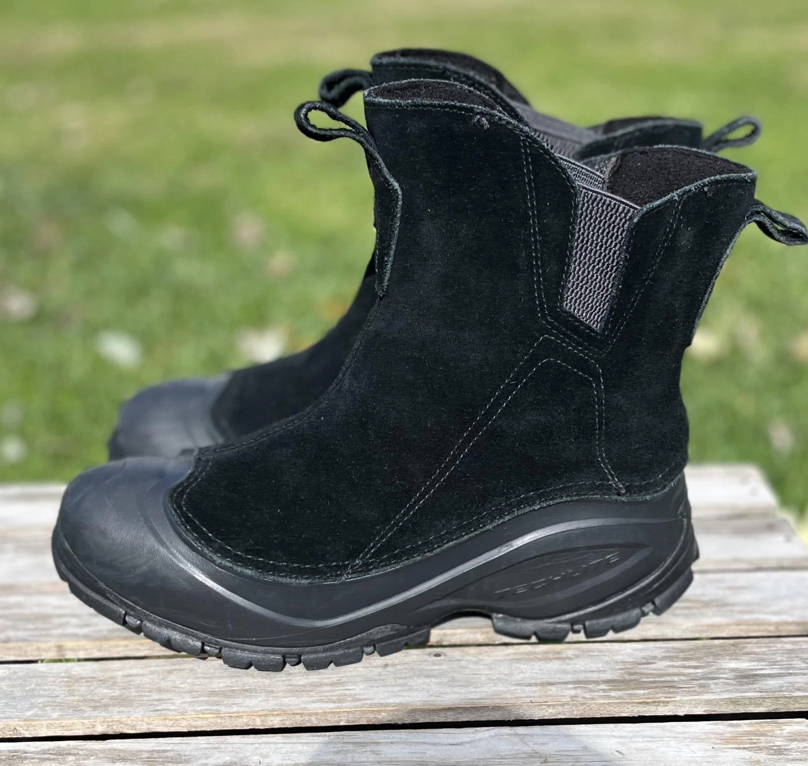 Columbia Boots Mens Size 9.5 Suede Pull On Winter 200g Insulated BM3731-010
